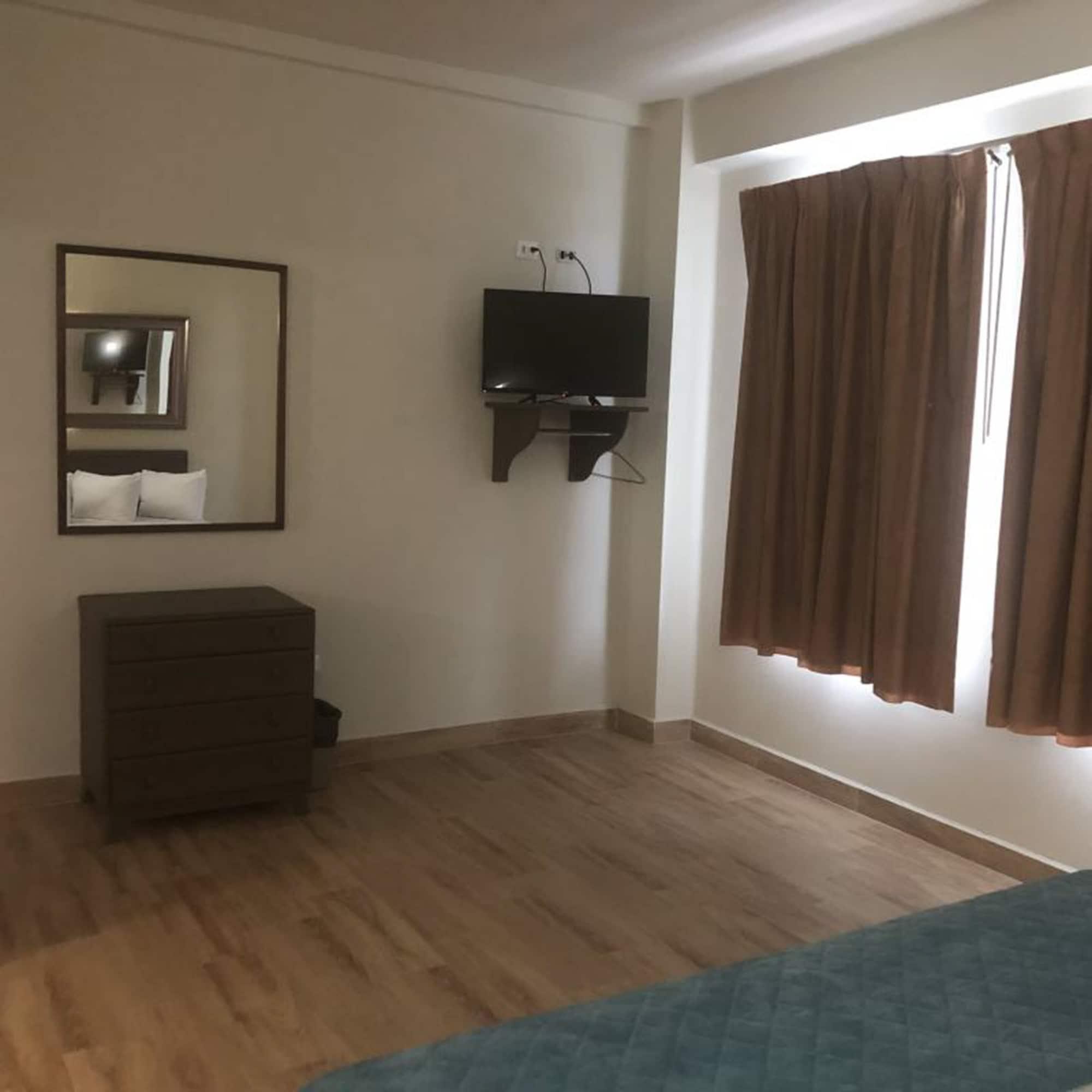 Plaza Del Arco Express Hotel